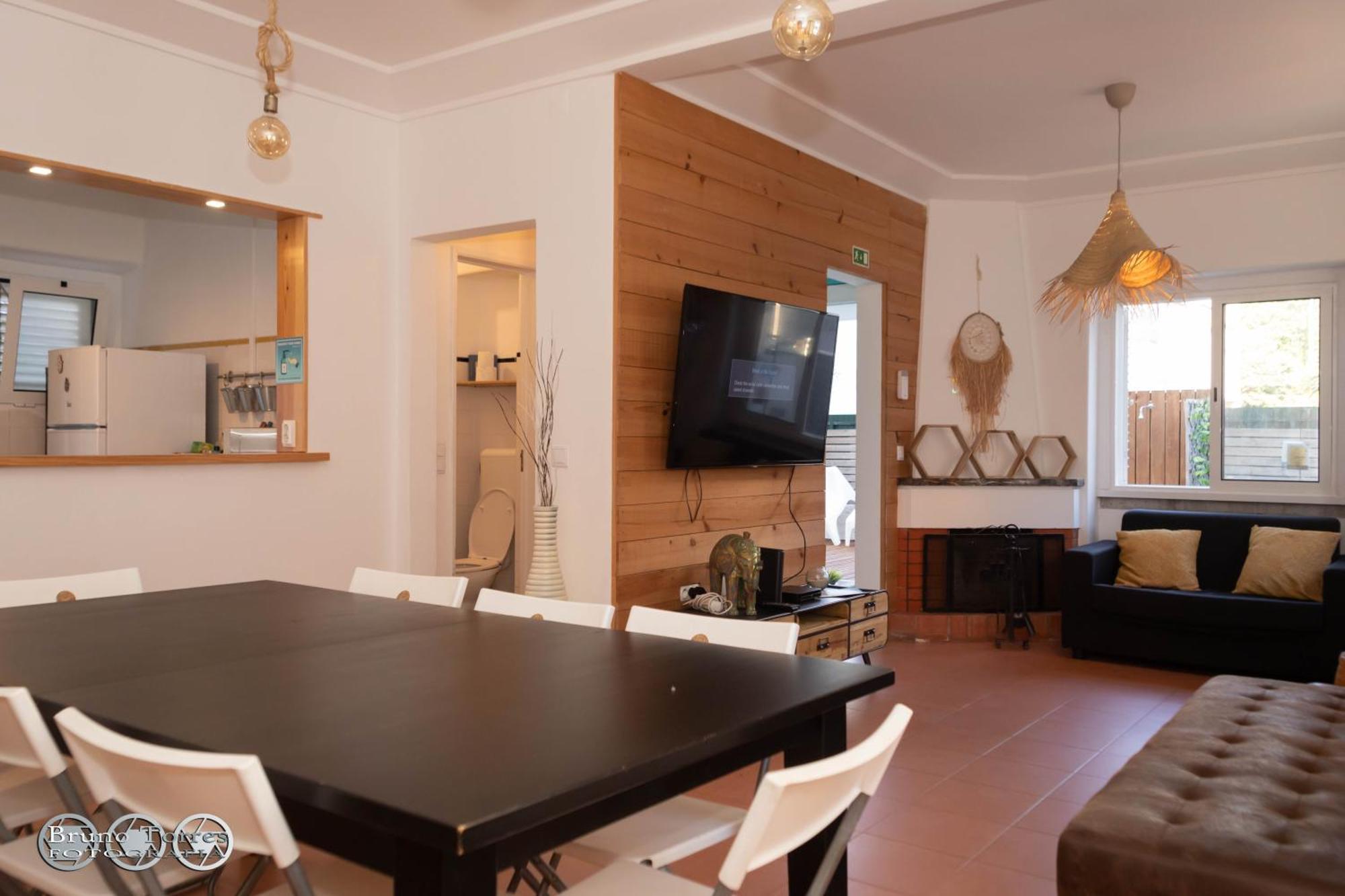 The Shed Surf Lodge Кошта-да-Капарика Экстерьер фото